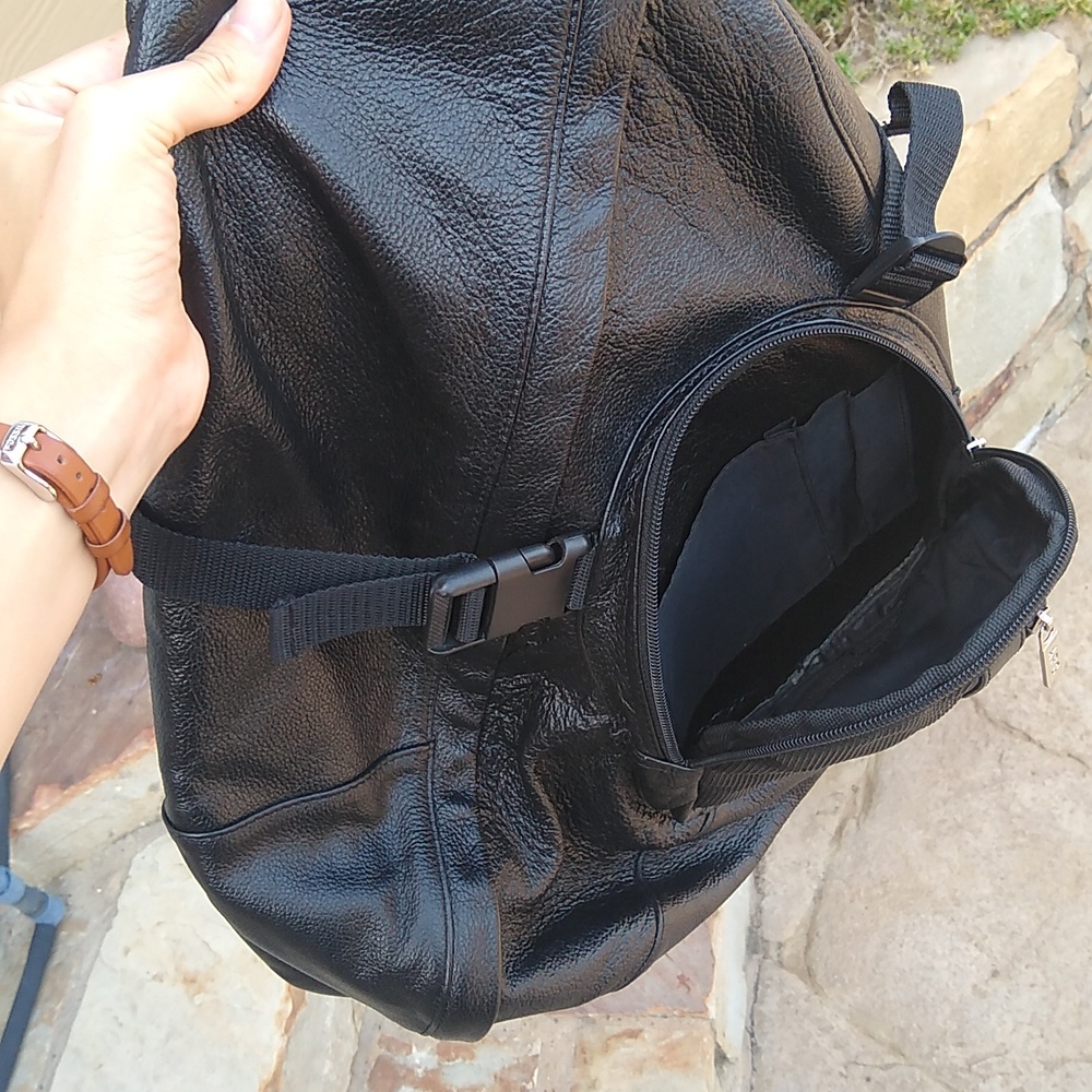 AmeriLeather APC Black Leather Sling Bag EUC Retail $140 - Picture 5 of 10